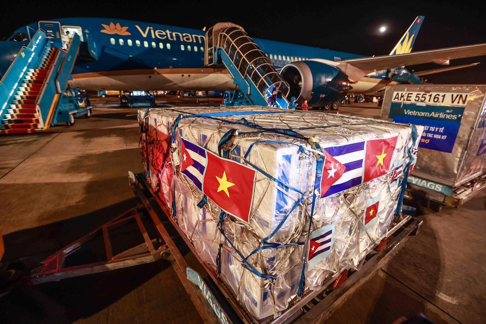 Vietnam Airlines effectue avec succès son plus long vol transportant des vaccins anti-COVID-19